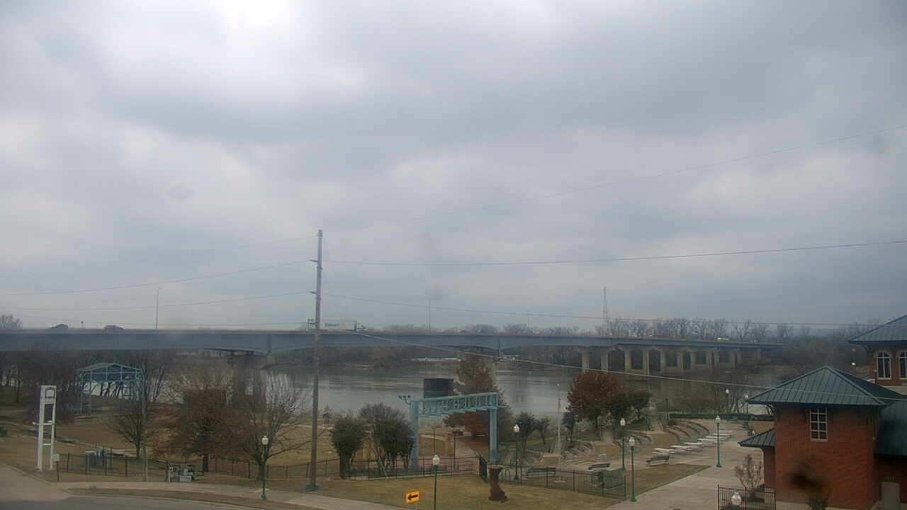 Thumbnail for current weather camera view from Miss Lauras in Fort Smith, Arkansas