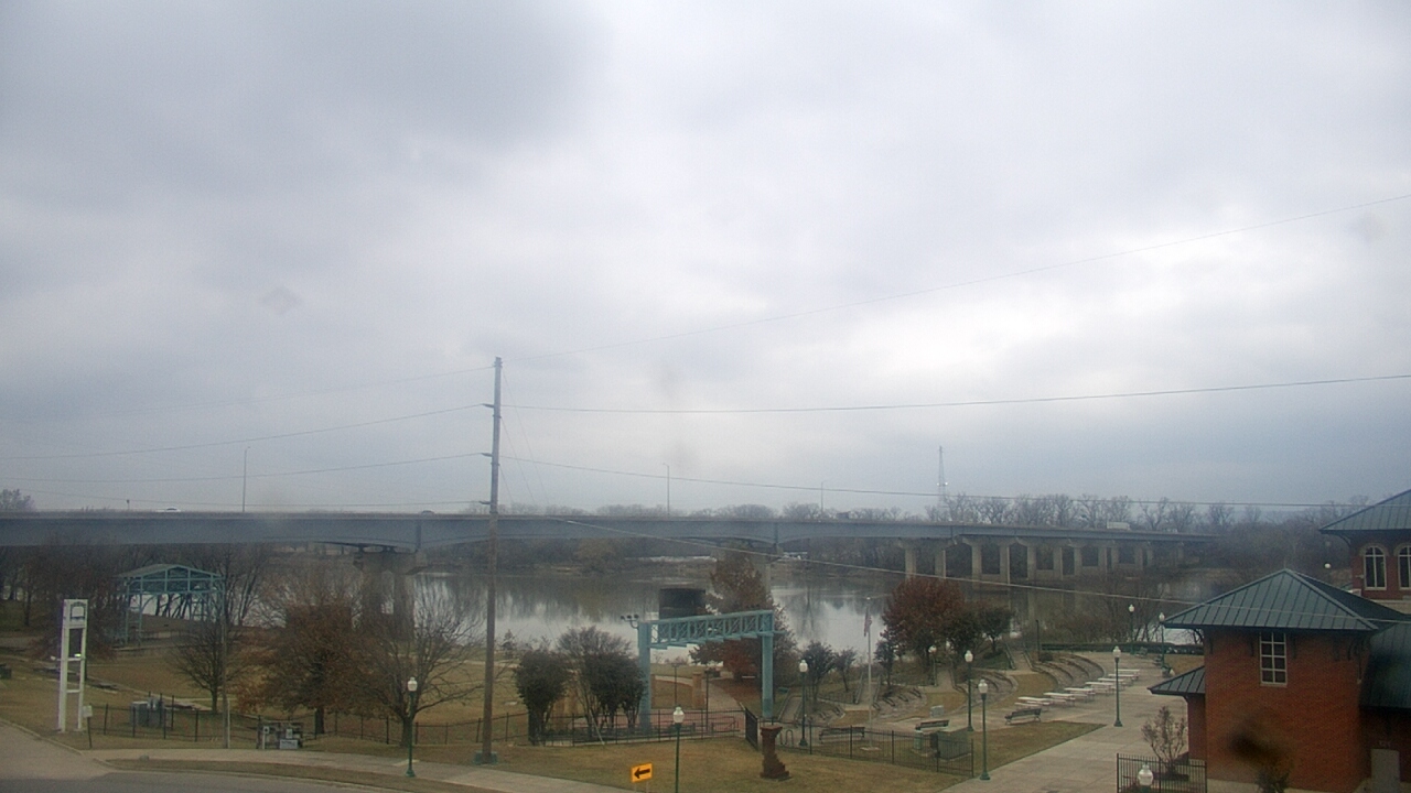 Thumbnail for current weather camera view from Miss Lauras in Fort Smith, Arkansas