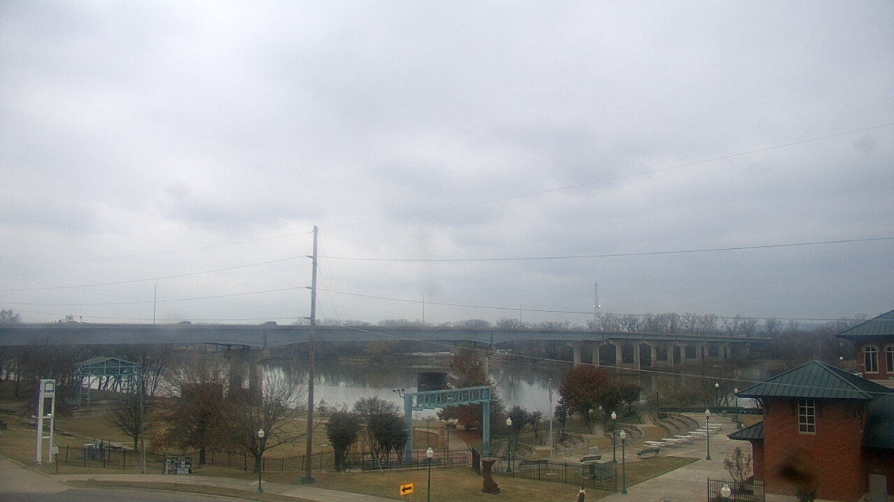 Thumbnail for current weather camera view from Miss Lauras in Fort Smith, Arkansas