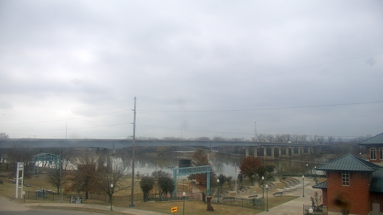 Thumbnail for current weather camera view from Miss Lauras in Fort Smith, Arkansas