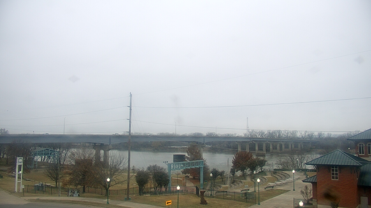 Thumbnail for current weather camera view from Miss Lauras in Fort Smith, Arkansas