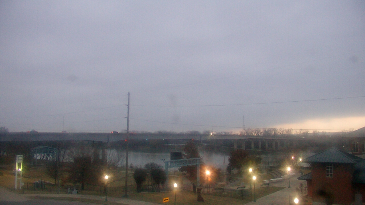 Thumbnail for current weather camera view from Miss Lauras in Fort Smith, Arkansas