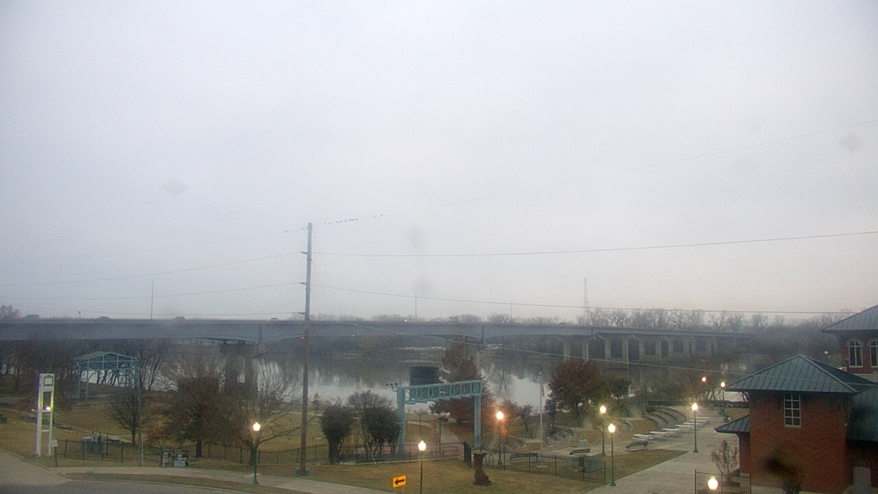 Thumbnail for current weather camera view from Miss Lauras in Fort Smith, Arkansas