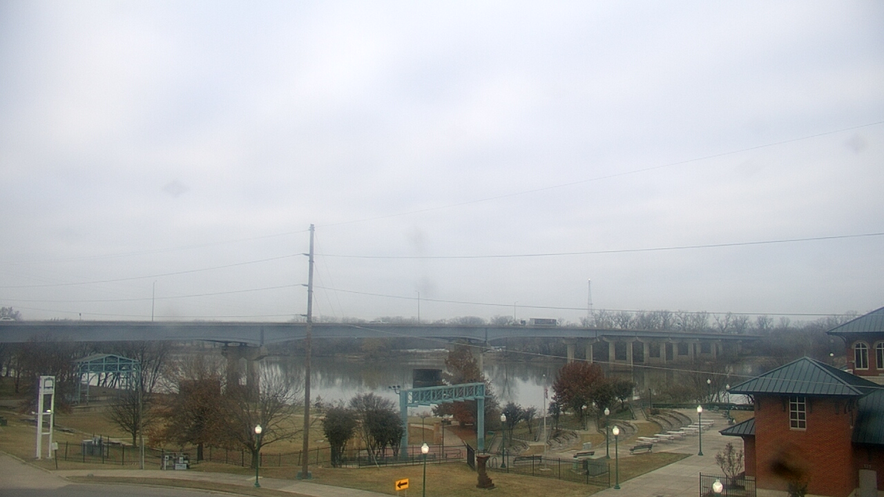 Thumbnail for current weather camera view from Miss Lauras in Fort Smith, Arkansas