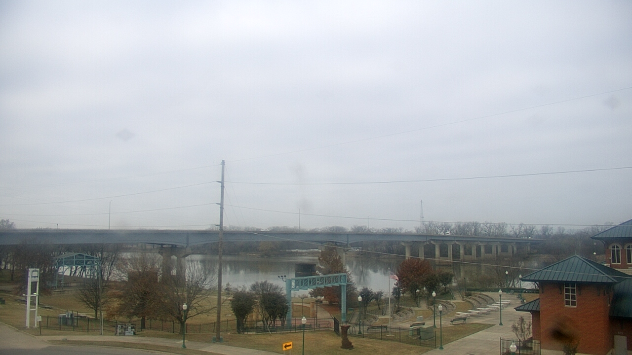 Thumbnail for current weather camera view from Miss Lauras in Fort Smith, Arkansas