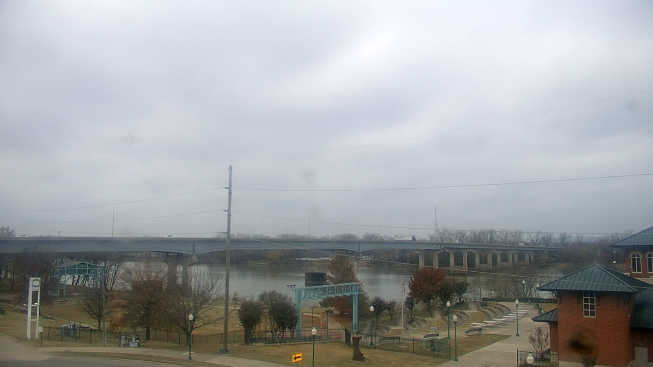 Thumbnail for current weather camera view from Miss Lauras in Fort Smith, Arkansas