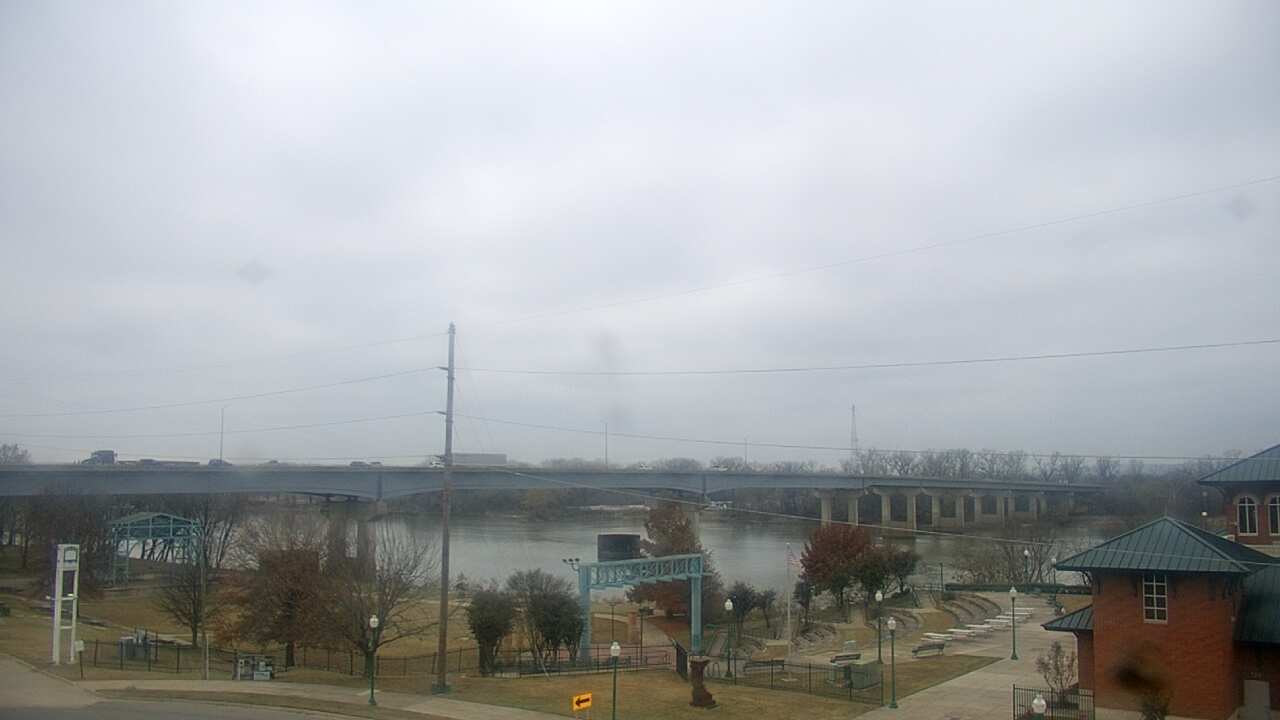 Thumbnail for current weather camera view from Miss Lauras in Fort Smith, Arkansas