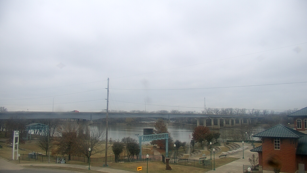 Thumbnail for current weather camera view from Miss Lauras in Fort Smith, Arkansas