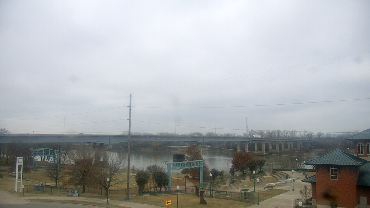 Thumbnail for current weather camera view from Miss Lauras in Fort Smith, Arkansas
