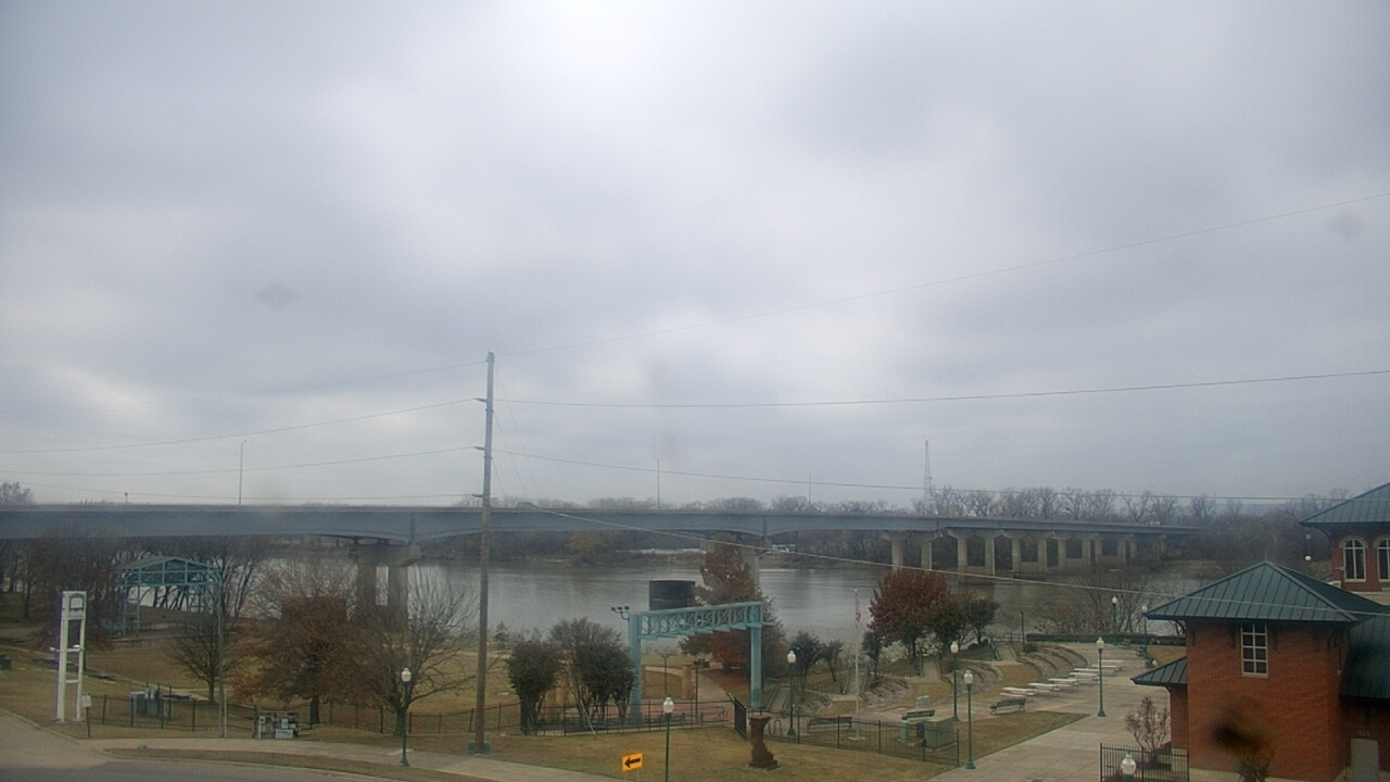 Thumbnail for current weather camera view from Miss Lauras in Fort Smith, Arkansas