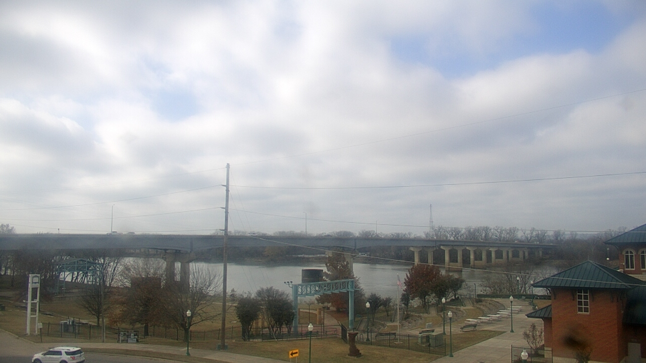 Thumbnail for current weather camera view from Miss Lauras in Fort Smith, Arkansas