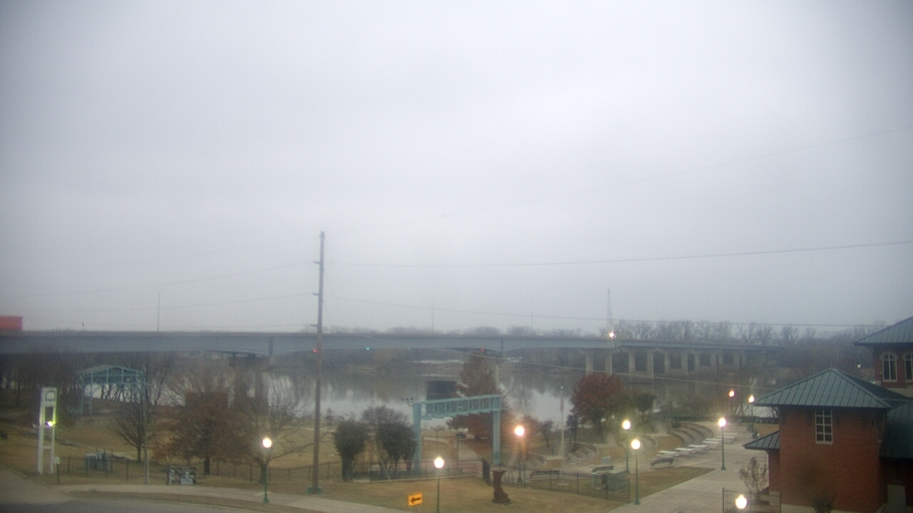 Thumbnail for current weather camera view from Miss Lauras in Fort Smith, Arkansas