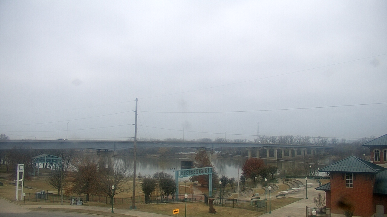 Thumbnail for current weather camera view from Miss Lauras in Fort Smith, Arkansas