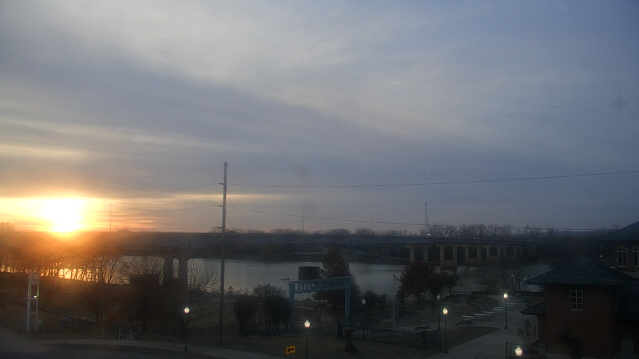 Thumbnail for current weather camera view from Miss Lauras in Fort Smith, Arkansas