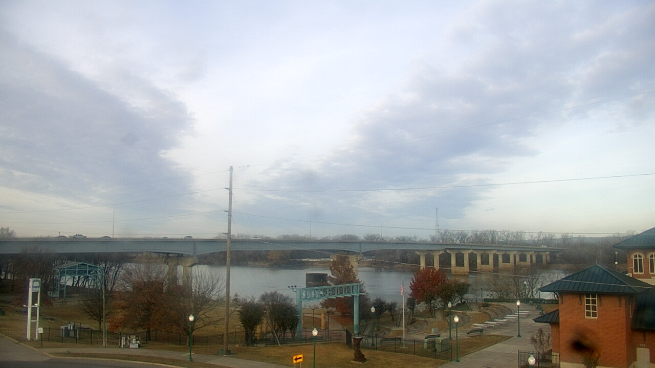 Thumbnail for current weather camera view from Miss Lauras in Fort Smith, Arkansas