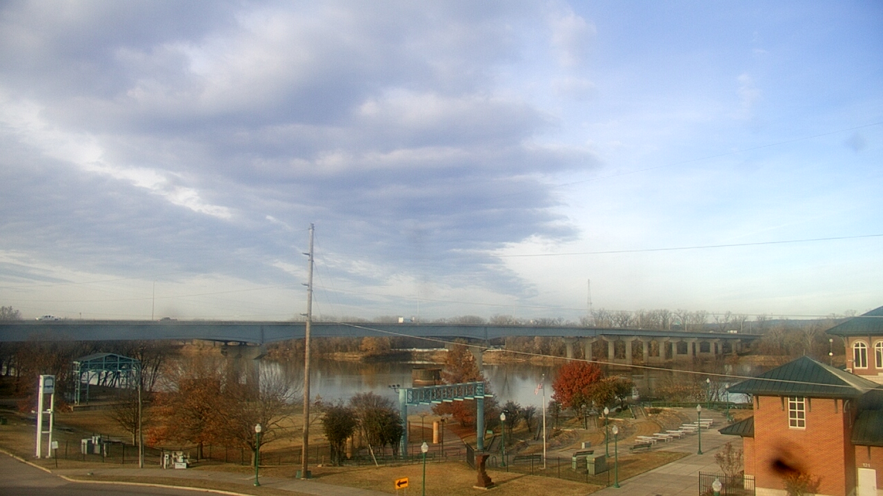 Thumbnail for current weather camera view from Miss Lauras in Fort Smith, Arkansas