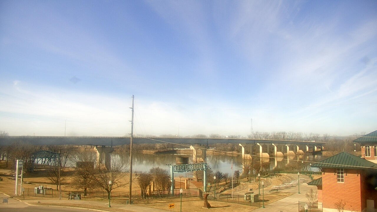 Thumbnail for current weather camera view from Miss Lauras in Fort Smith, Arkansas