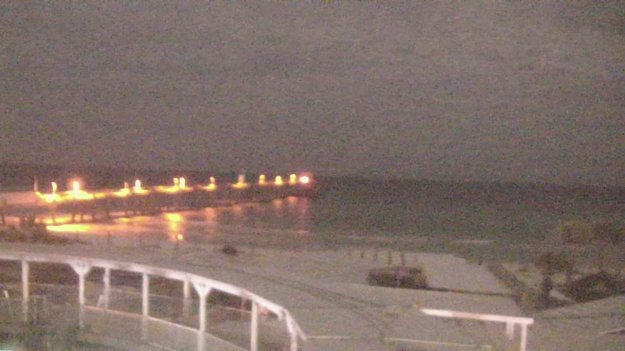 Thumbnail for current weather camera view from The Gulfarium in Fort Walton Beach, Florida