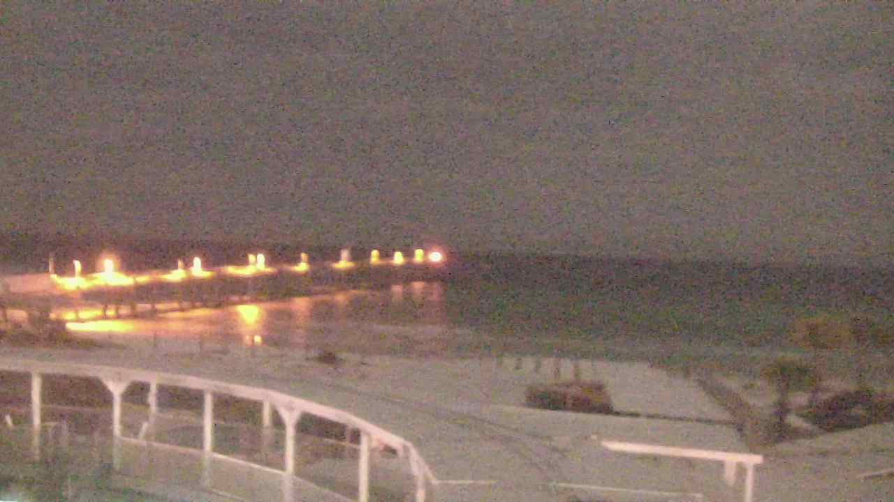 Thumbnail for current weather camera view from The Gulfarium in Fort Walton Beach, Florida