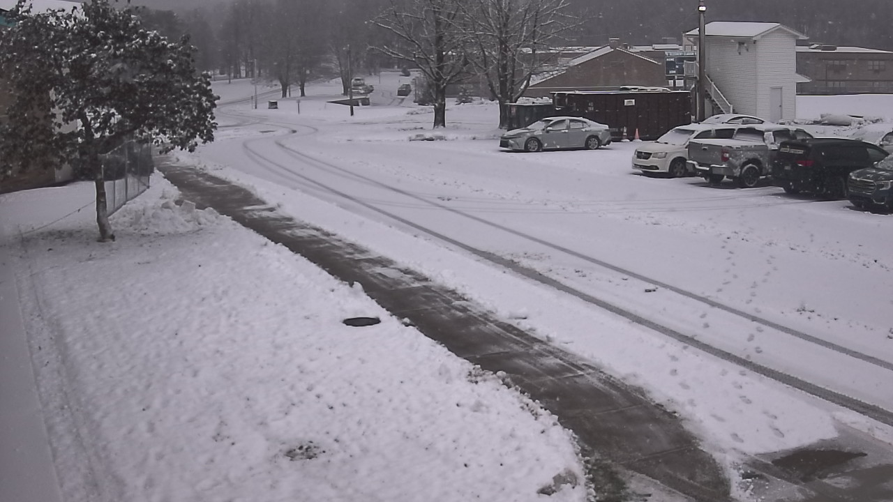 Thumbnail for current weather camera view from Allegheny Clarion Valley SHS in Richland Township, Pennsylvania