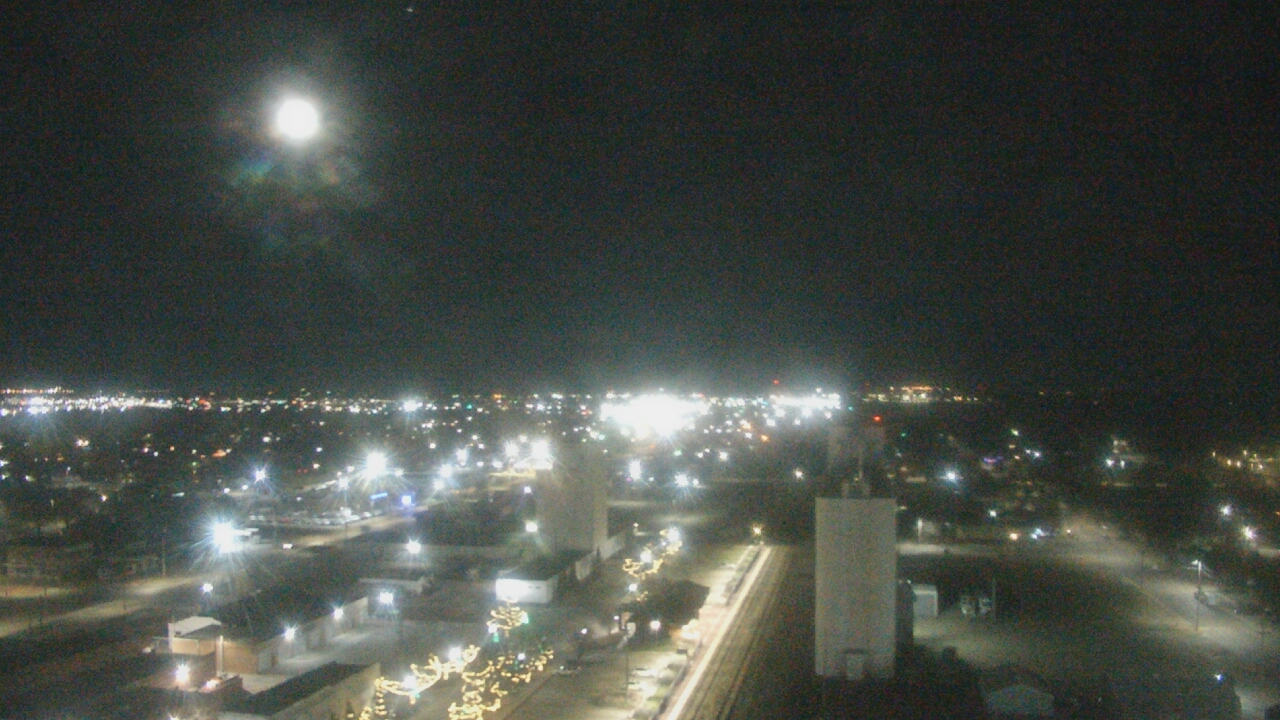 Thumbnail for current weather camera view from Garden City Coop Inc - city center in Garden City, Kansas