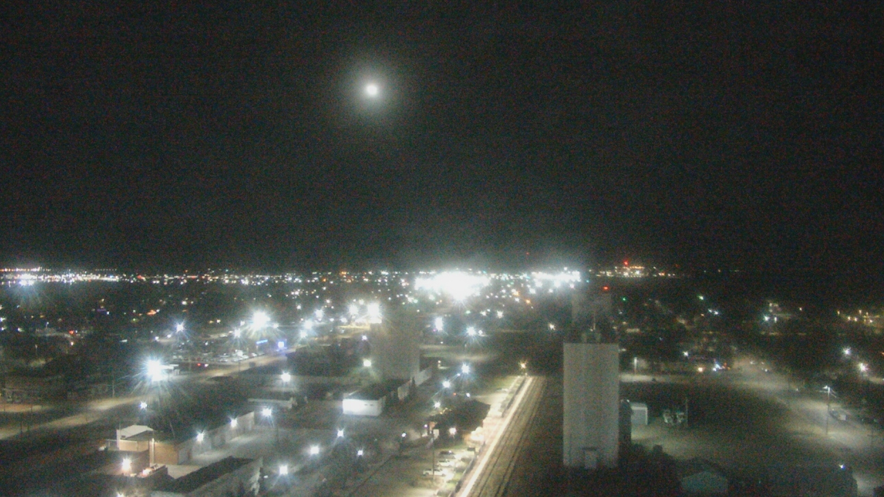 Thumbnail for current weather camera view from Garden City Coop Inc - city center in Garden City, Kansas