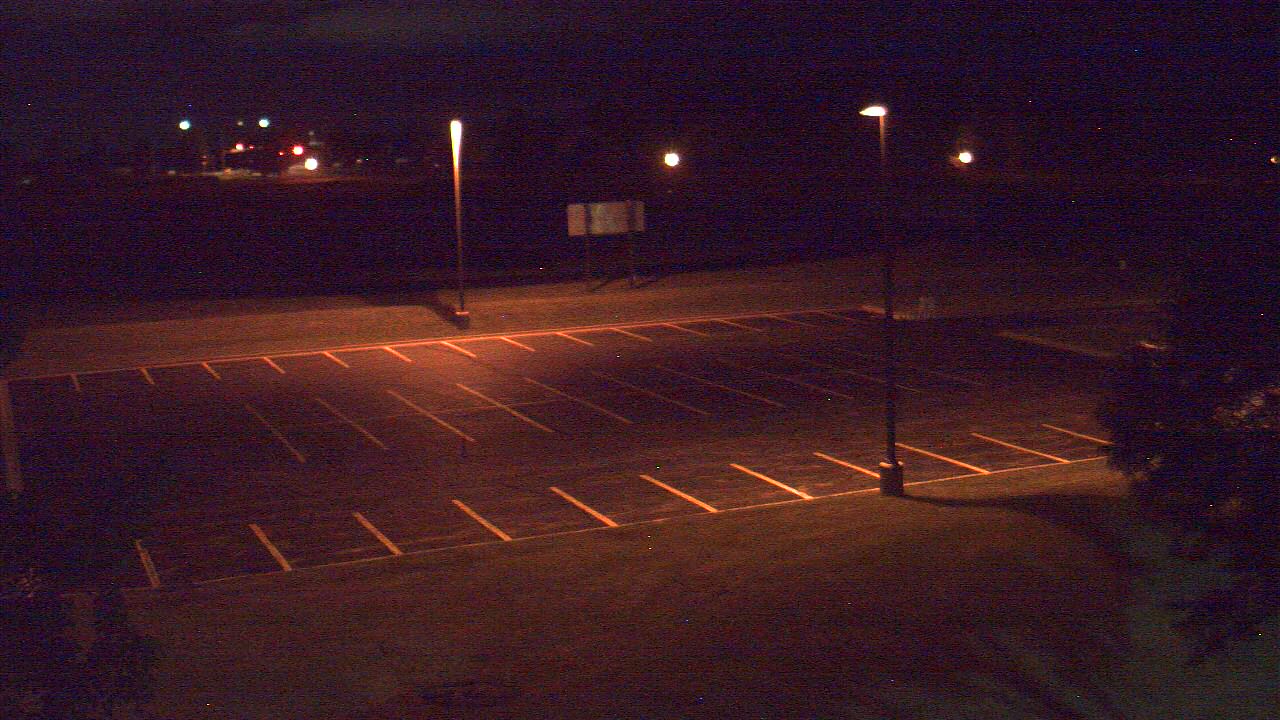 Thumbnail for current weather camera view from Geneva MS in Geneva, Illinois