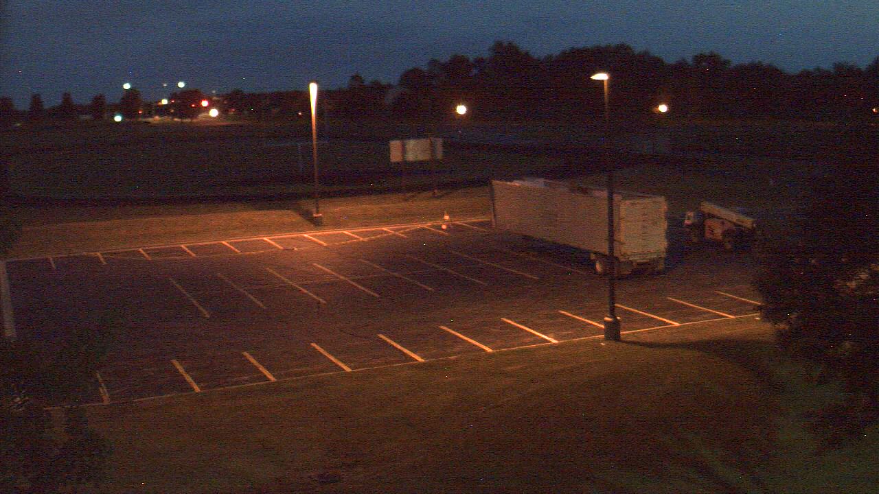 Thumbnail for current weather camera view from Geneva MS in Geneva, Illinois