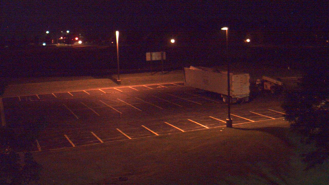 Thumbnail for current weather camera view from Geneva MS in Geneva, Illinois
