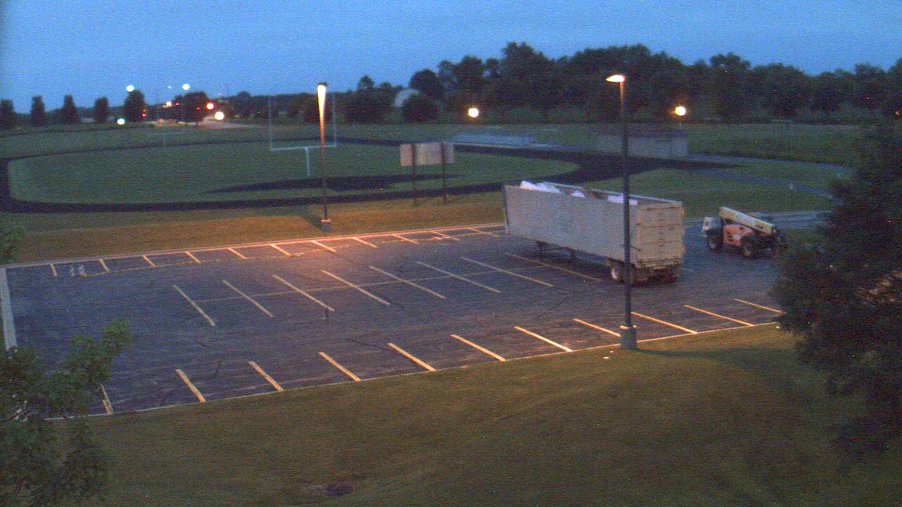 Thumbnail for current weather camera view from Geneva MS in Geneva, Illinois