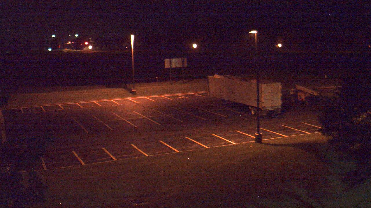 Thumbnail for current weather camera view from Geneva MS in Geneva, Illinois