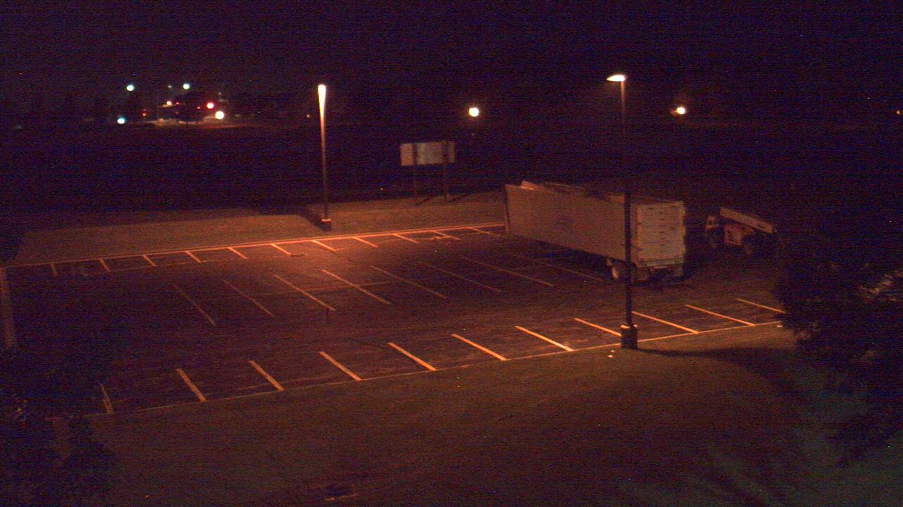 Thumbnail for current weather camera view from Geneva MS in Geneva, Illinois
