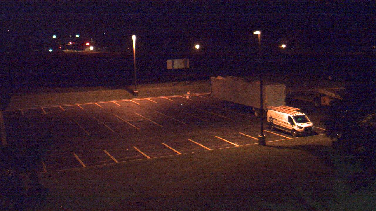Thumbnail for current weather camera view from Geneva MS in Geneva, Illinois