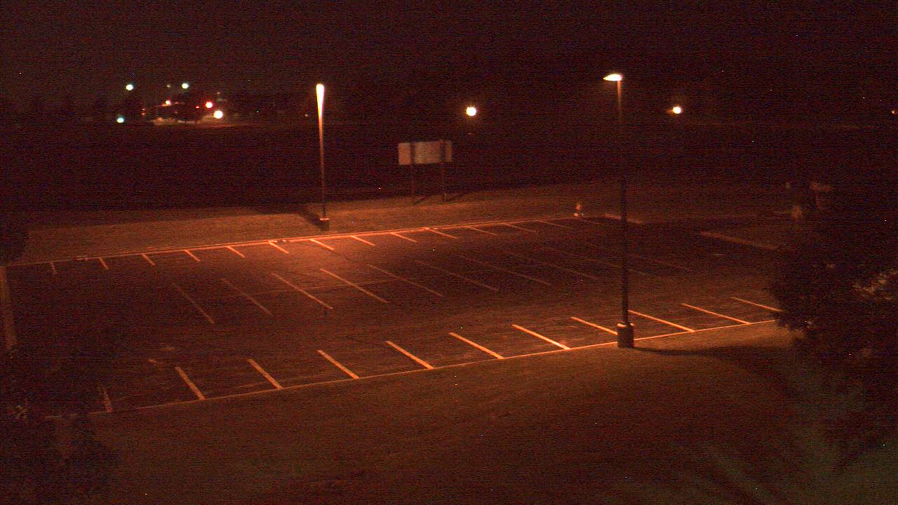 Thumbnail for current weather camera view from Geneva MS in Geneva, Illinois