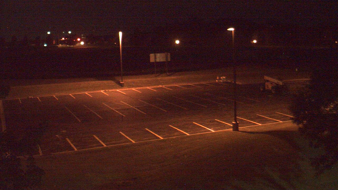 Thumbnail for current weather camera view from Geneva MS in Geneva, Illinois