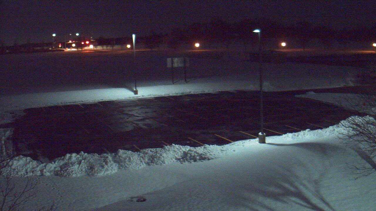 Thumbnail for current weather camera view from Geneva MS in Geneva, Illinois