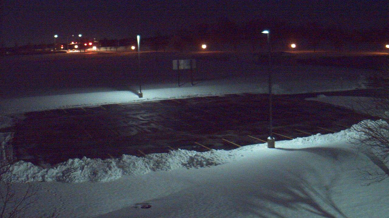 Thumbnail for current weather camera view from Geneva MS in Geneva, Illinois