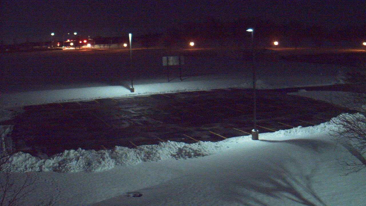 Thumbnail for current weather camera view from Geneva MS in Geneva, Illinois