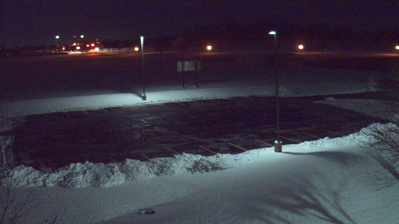 Thumbnail for current weather camera view from Geneva MS in Geneva, Illinois