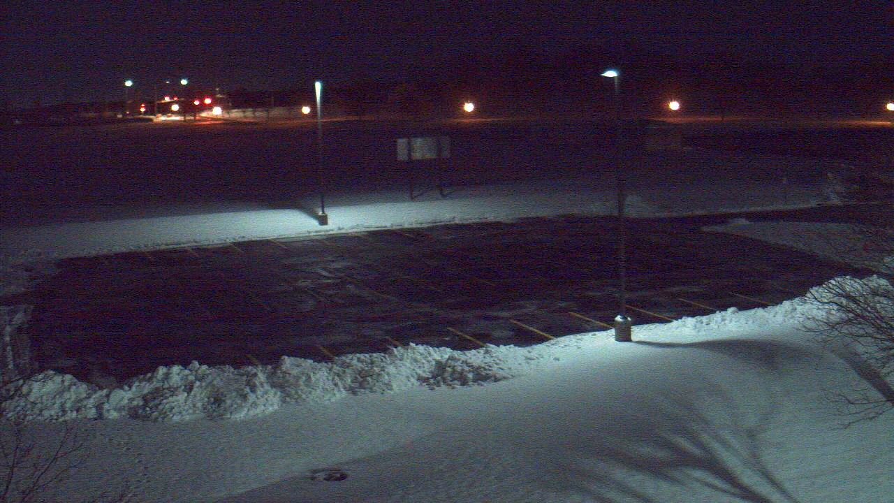 Thumbnail for current weather camera view from Geneva MS in Geneva, Illinois