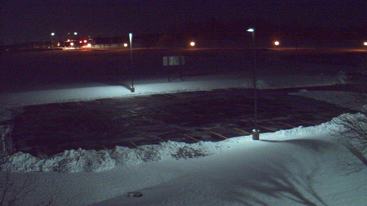 Thumbnail for current weather camera view from Geneva MS in Geneva, Illinois