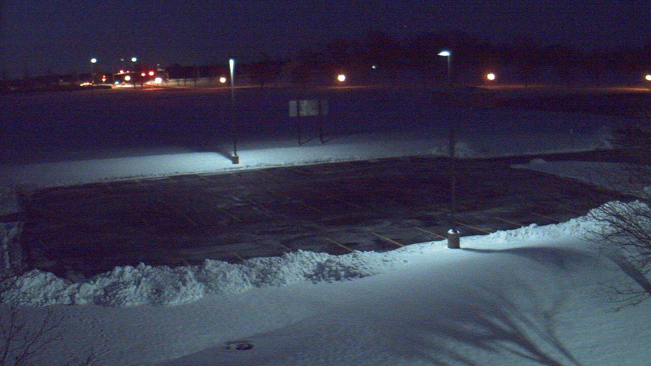 Thumbnail for current weather camera view from Geneva MS in Geneva, Illinois