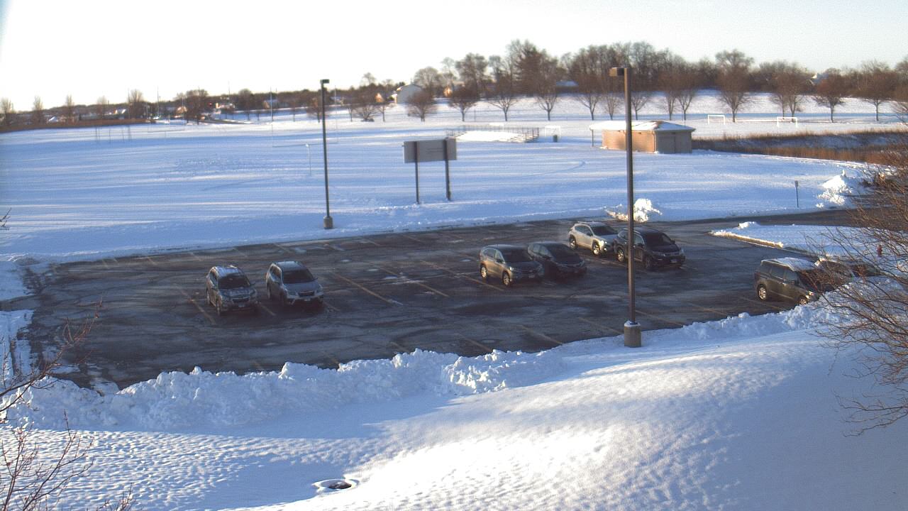 Thumbnail for current weather camera view from Geneva MS in Geneva, Illinois