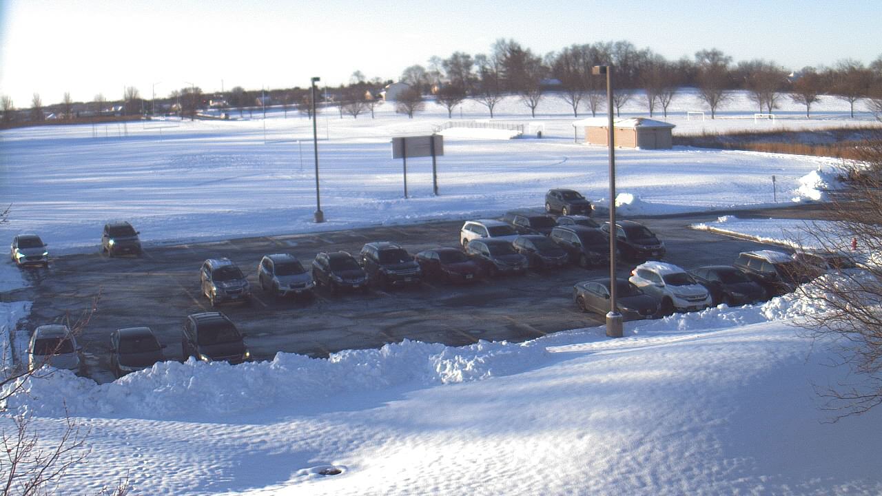 Thumbnail for current weather camera view from Geneva MS in Geneva, Illinois