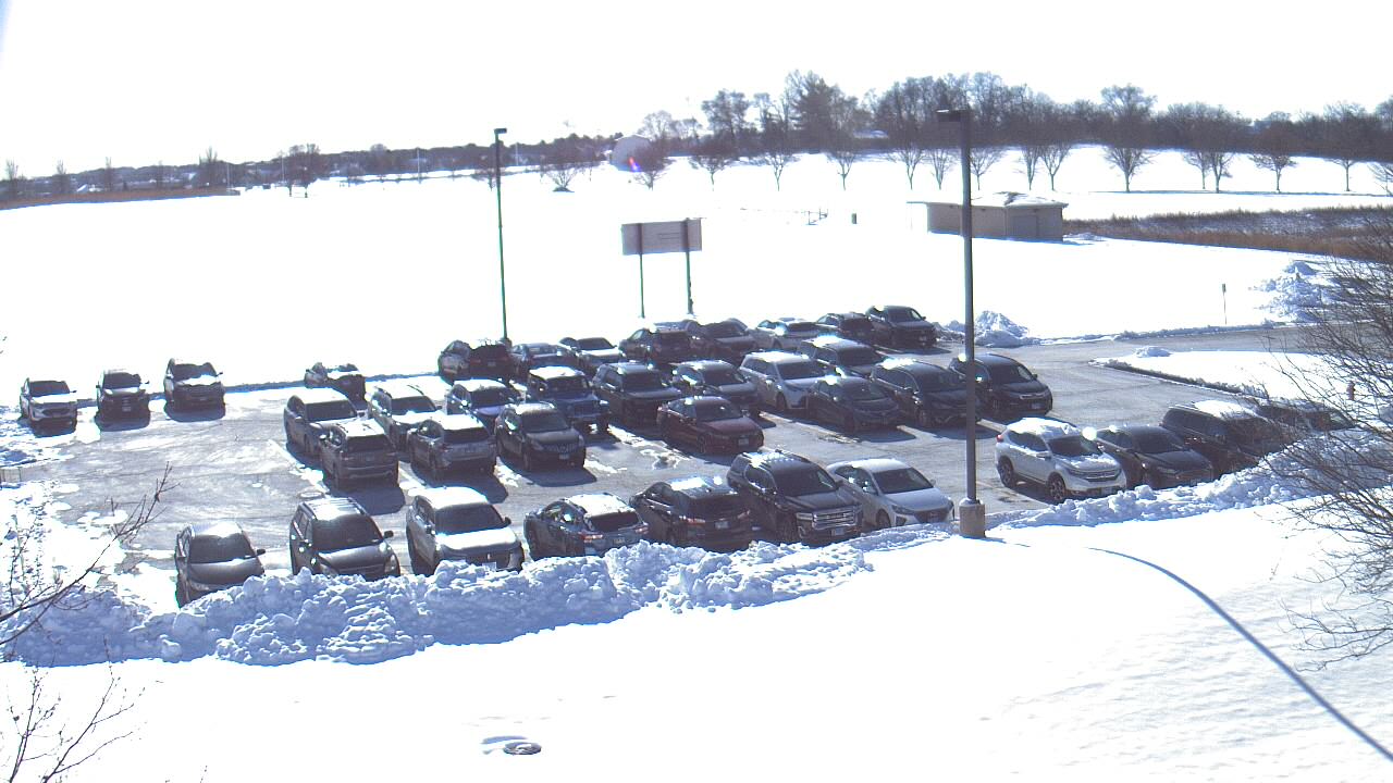 Thumbnail for current weather camera view from Geneva MS in Geneva, Illinois