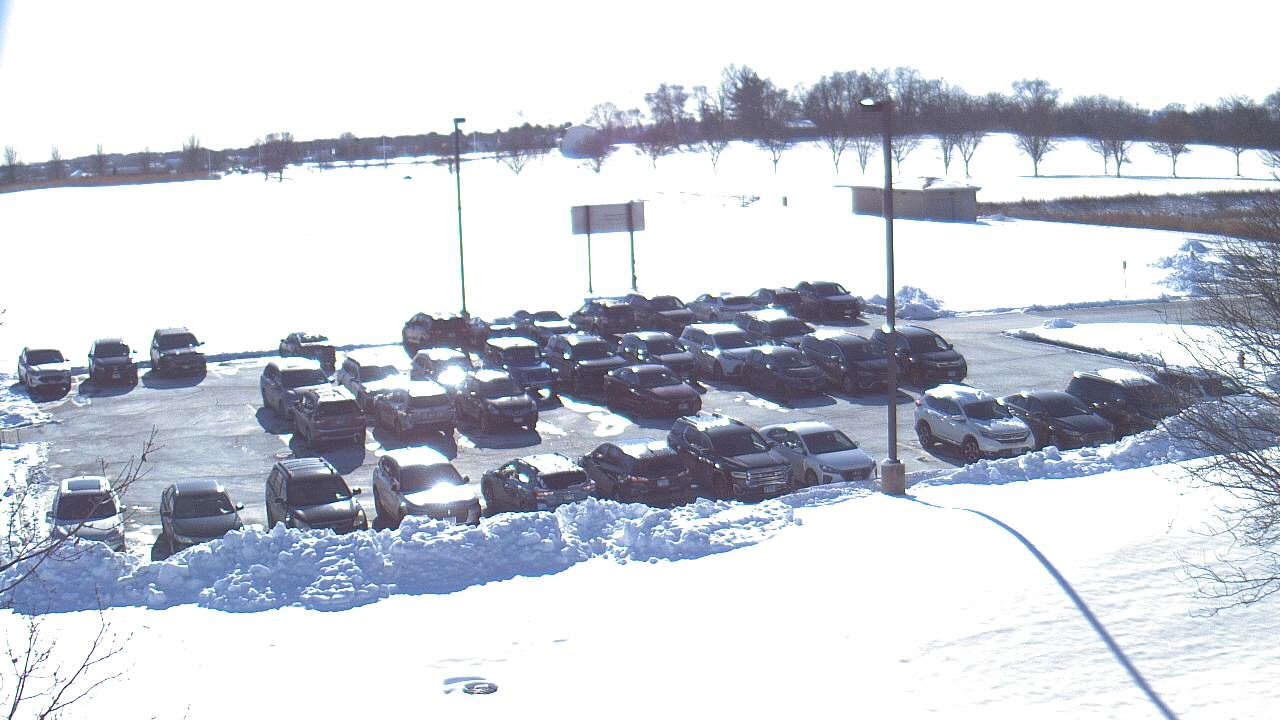 Thumbnail for current weather camera view from Geneva MS in Geneva, Illinois