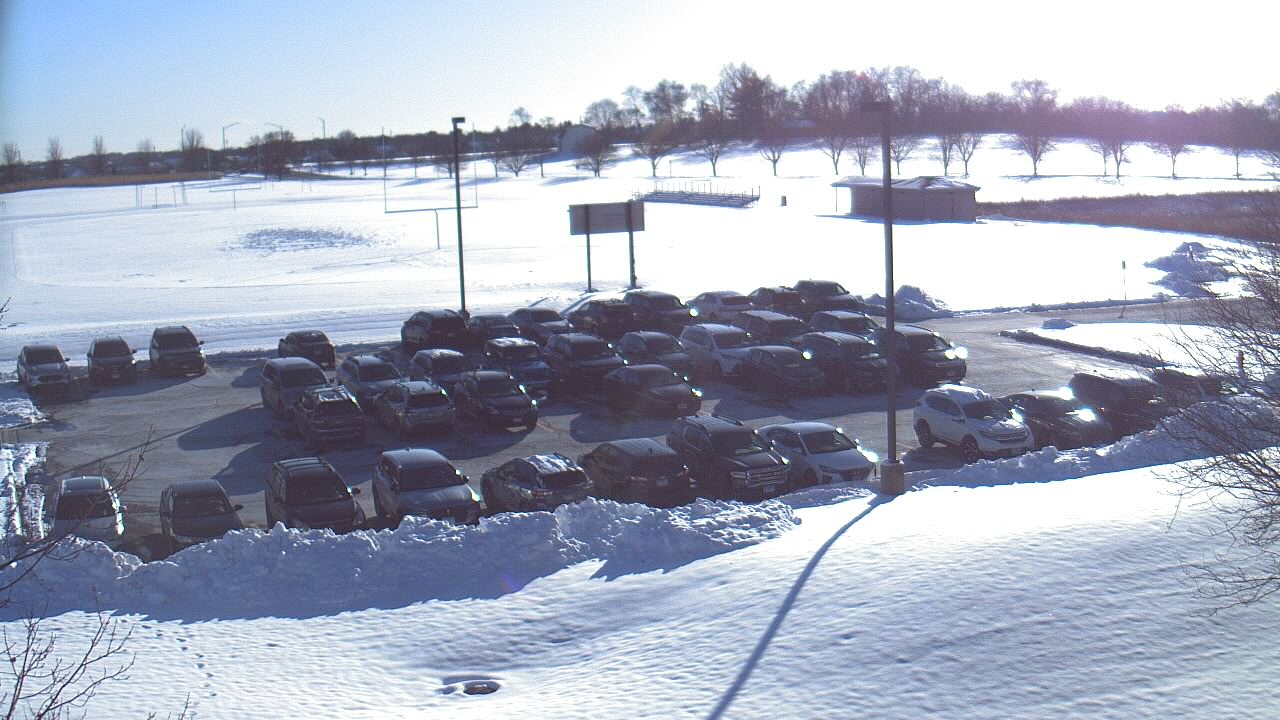 Thumbnail for current weather camera view from Geneva MS in Geneva, Illinois