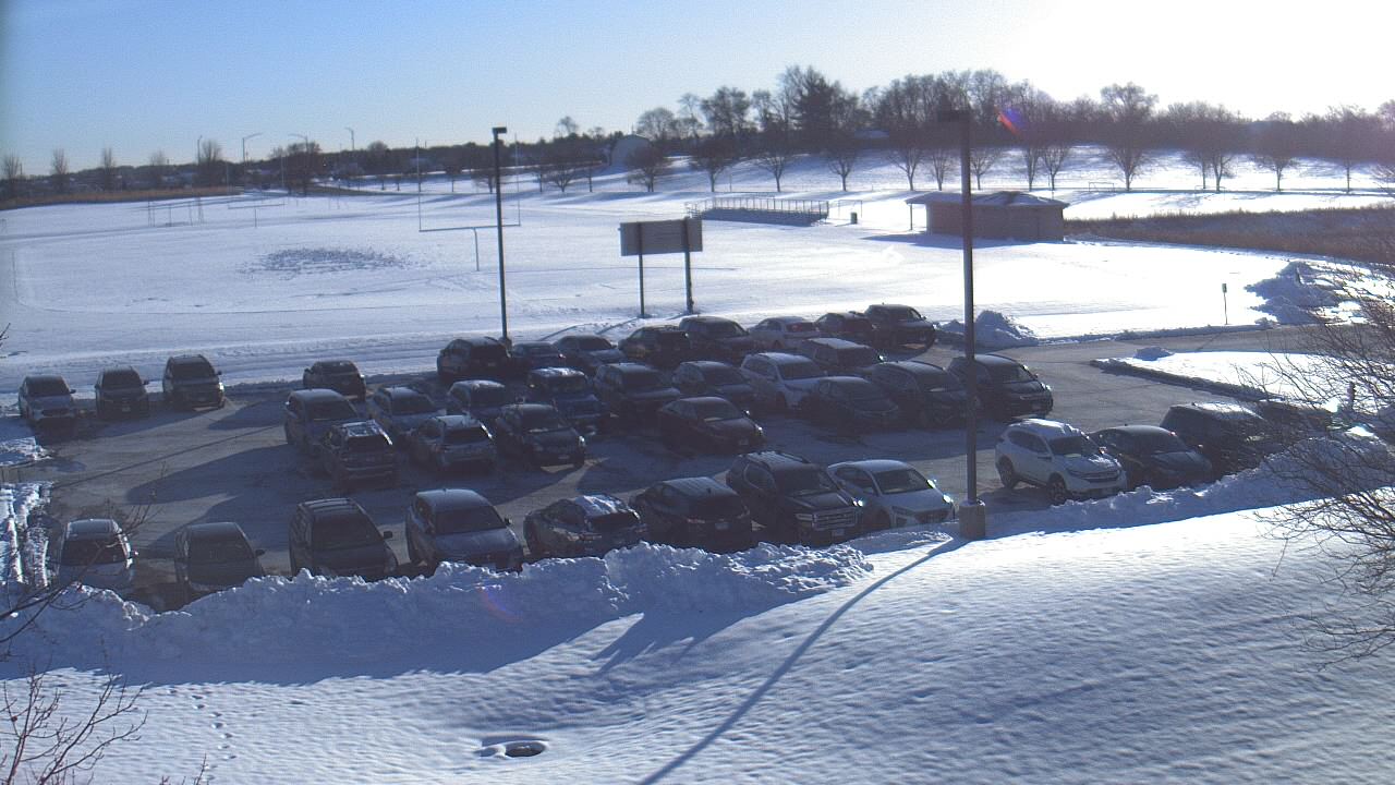 Thumbnail for current weather camera view from Geneva MS in Geneva, Illinois