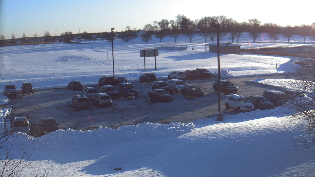 Thumbnail for current weather camera view from Geneva MS in Geneva, Illinois