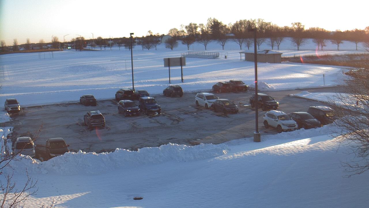 Thumbnail for current weather camera view from Geneva MS in Geneva, Illinois